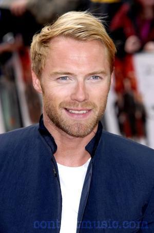 Thủ lĩnh của nhóm Boyzone đình đám một thời - Ronan Keating sẽ biểu diẽn trong đêm Chung kết Miss Earth.